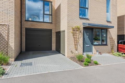 101 Clay Farm Drive, Trumpington, Cambridge, CB2 9BX