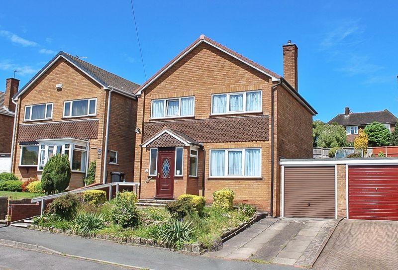 High Arcal Drive, SEDGLEY, DY3 1BN 3 bed link detached house £250,000