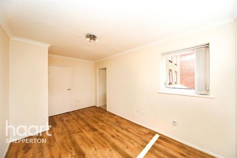 1 bedroom flat to rent - Laleham Road TW17