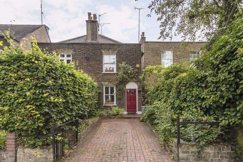 North Hill, Highgate, London, N6 2 bed terraced house £850,000
