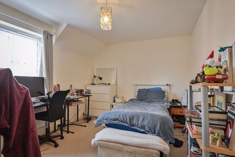 49 Brooklands, Chippenham, SN15 2FH
