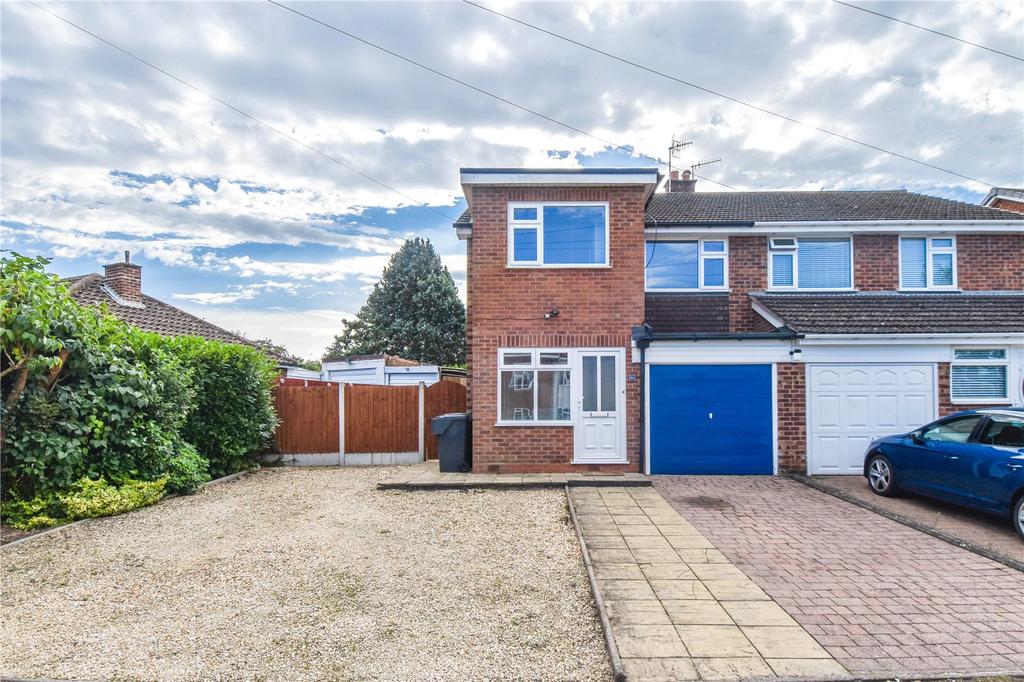 Willow Road, Bromsgrove, B61 3 bed semidetached house £255,000