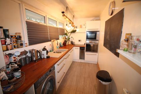 36 Comyns Close, London, E16 4JJ