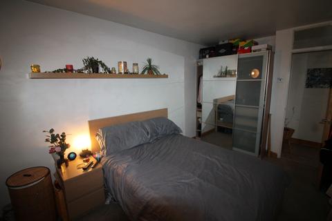 36 Comyns Close, London, E16 4JJ