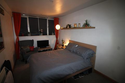 36 Comyns Close, London, E16 4JJ