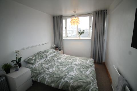 36 Comyns Close, London, E16 4JJ