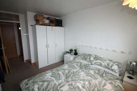 36 Comyns Close, London, E16 4JJ