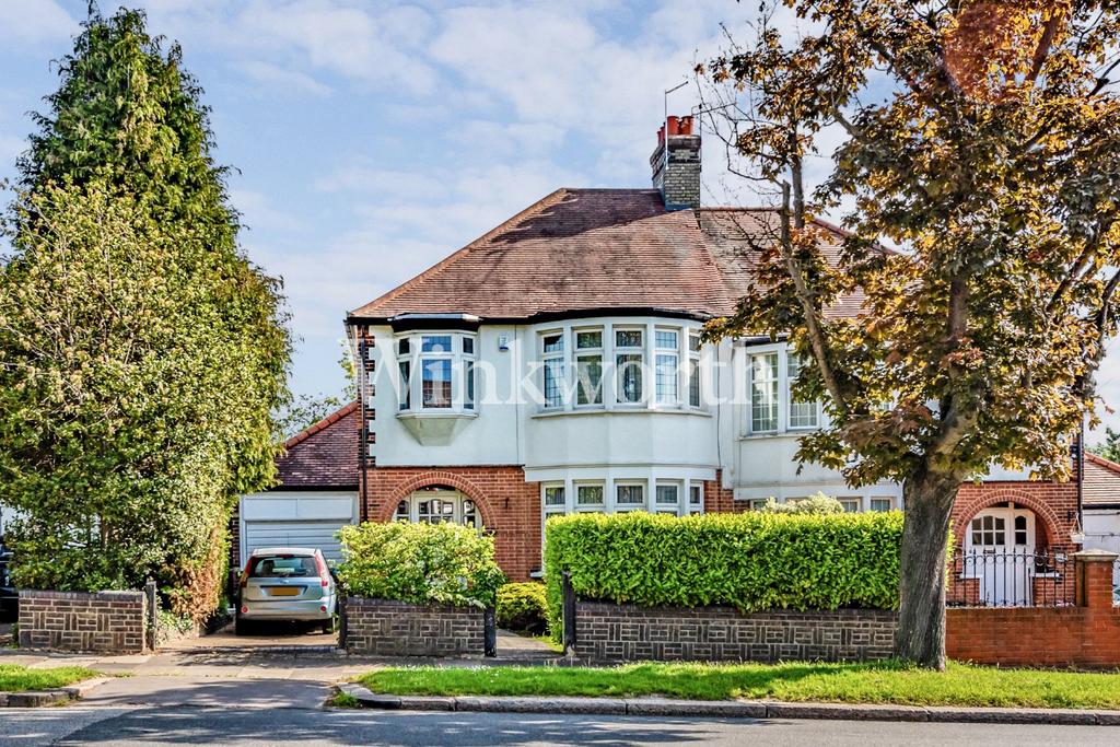 Bourne Hill, London, N13 3 bed semidetached house £850,000