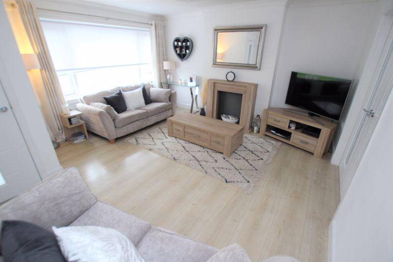 Airbles Drive, Motherwell 3 bed semidetached house £189,995