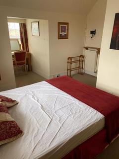 1 bedroom in a house share to rent, Lymington Road, Christchurch