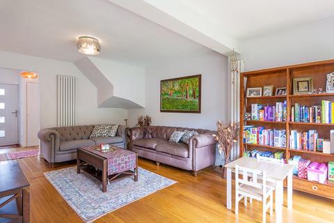 22 Morland Close, Hampton, TW12 3YX