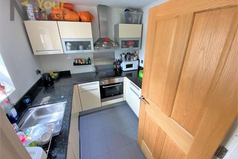 2 bedroom apartment to rent, Flat 5, Cottage Road, Leeds, LS6 4DD