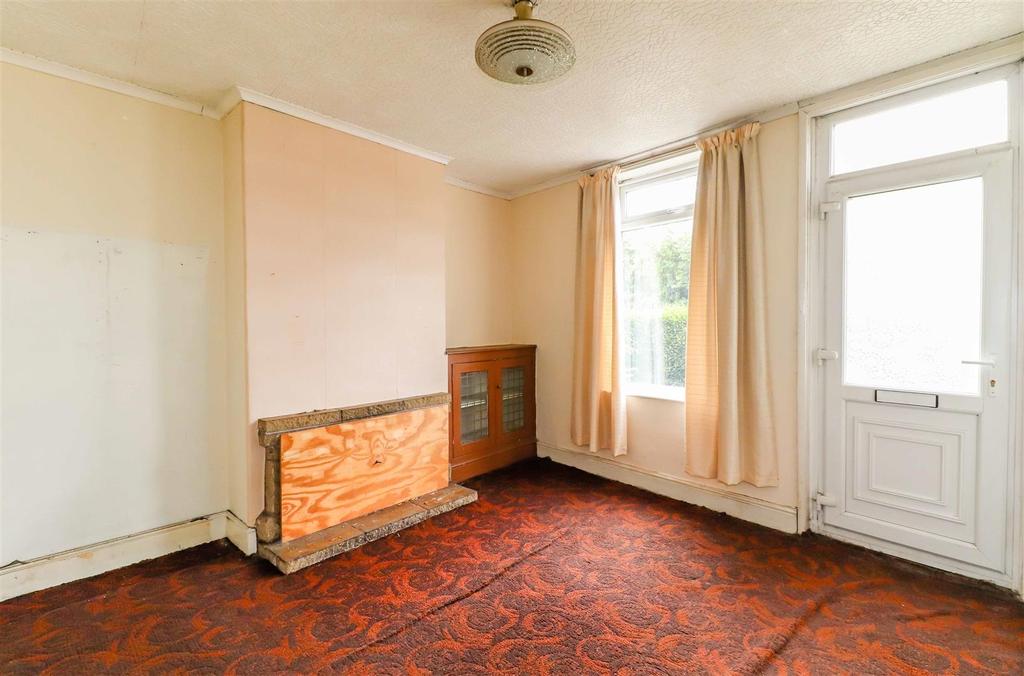 Creswell Road, Clowne, Chesterfield 2 bed terraced house £77,950