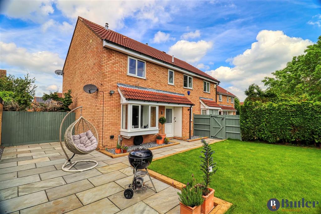 Roe Green, Eaton Socon, St. Neots 2 bed house £225,000