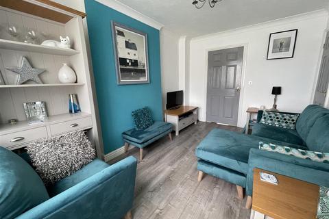 8 Century Close, St Austell, PL25 3UY