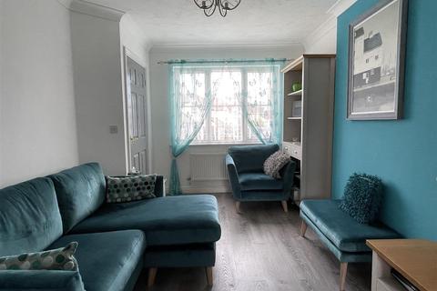 8 Century Close, St Austell, PL25 3UY