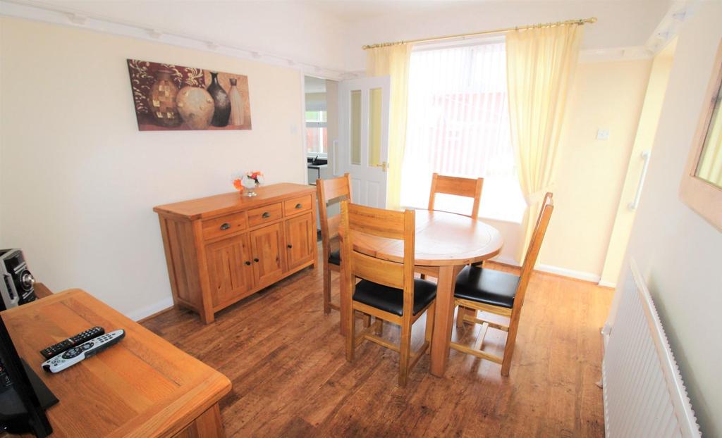 Barras Avenue West, Blyth 2 bed semidetached bungalow £175,000