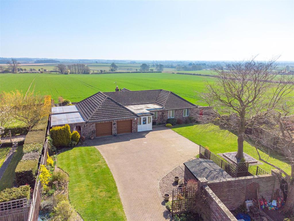 Northorpe Road, Halton Holegate, Spilsby 4 bed detached bungalow £450,000