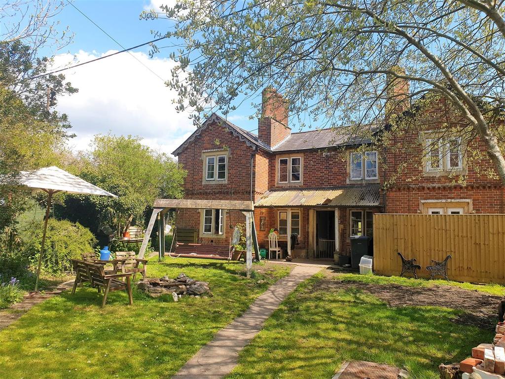 Sells Green, Seend, Melksham 3 bed semidetached house £230,000