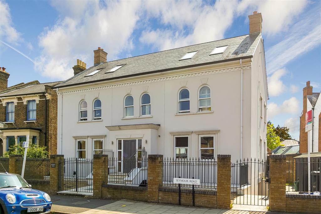 Seymour Road, Hampton Wick 1 bed apartment £325,000