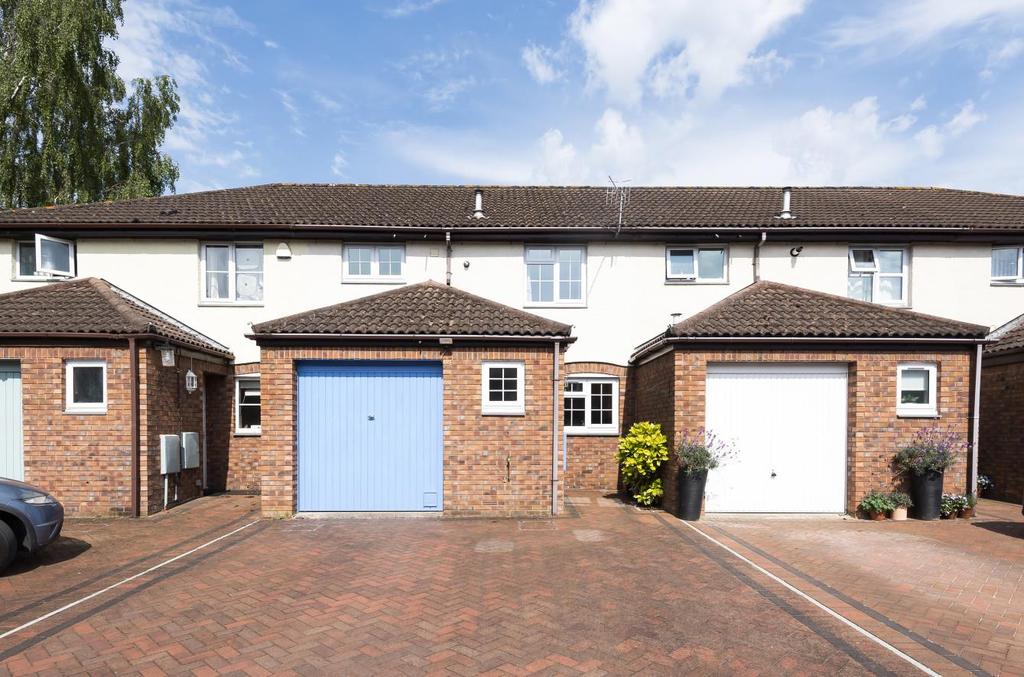 Monmouth Close, Valley Park, Chandlers Ford 3 bed terraced house £335,000