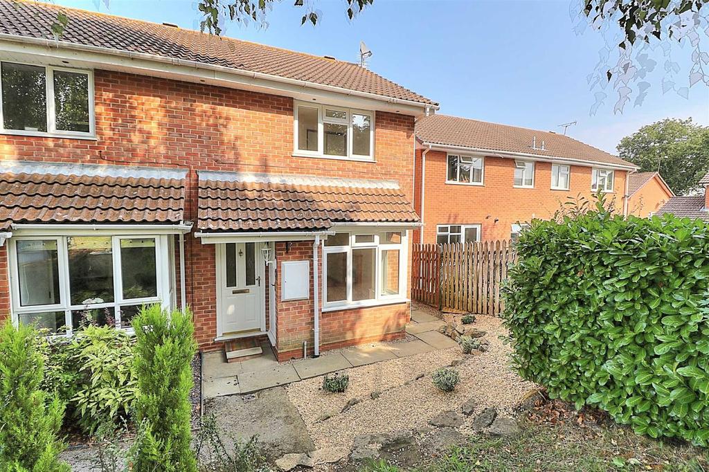 Hurst Close, Valley Park, Chandlers Ford 2 bed semidetached house £