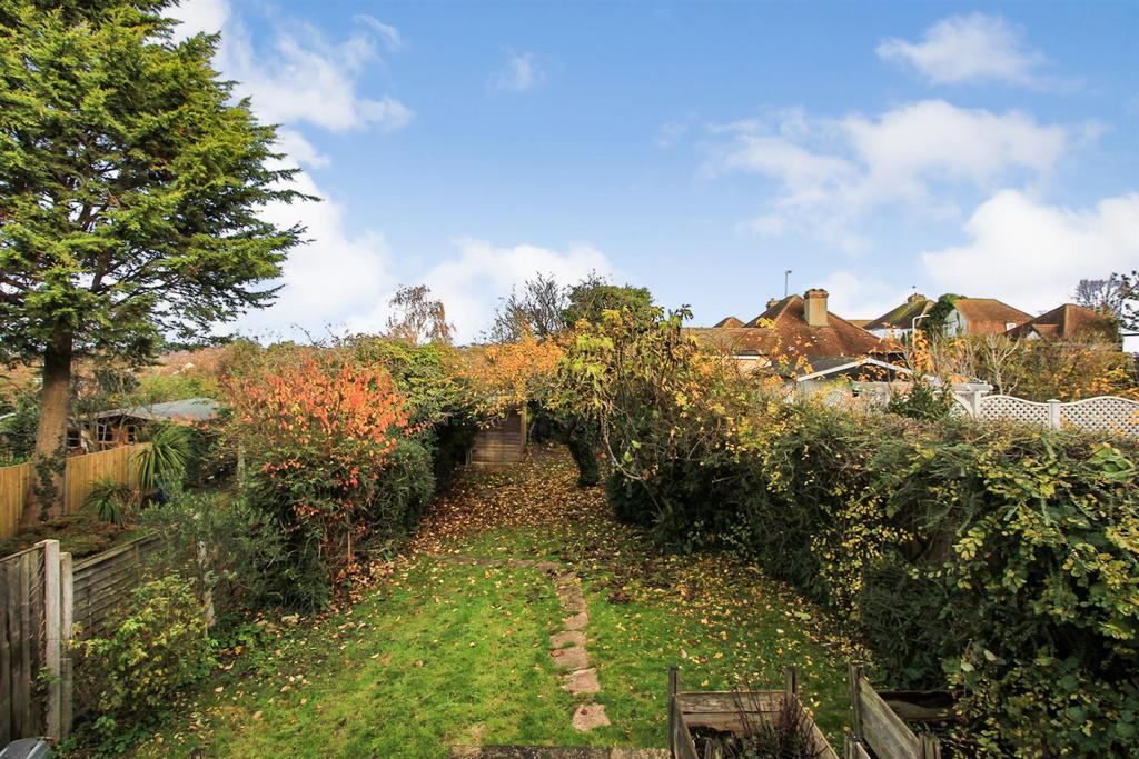 Douglas Avenue, Whitstable 3 bed semidetached house £1,595 pcm (£368 pw)