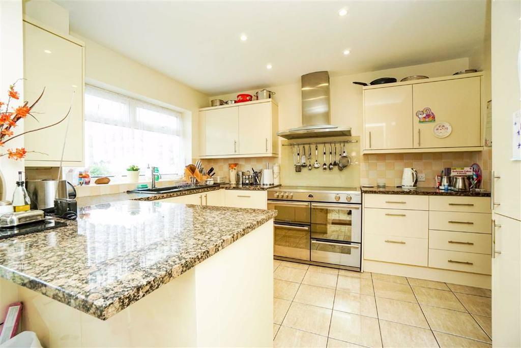 Little Ridge Avenue, St.... 4 bed detached house £415,000