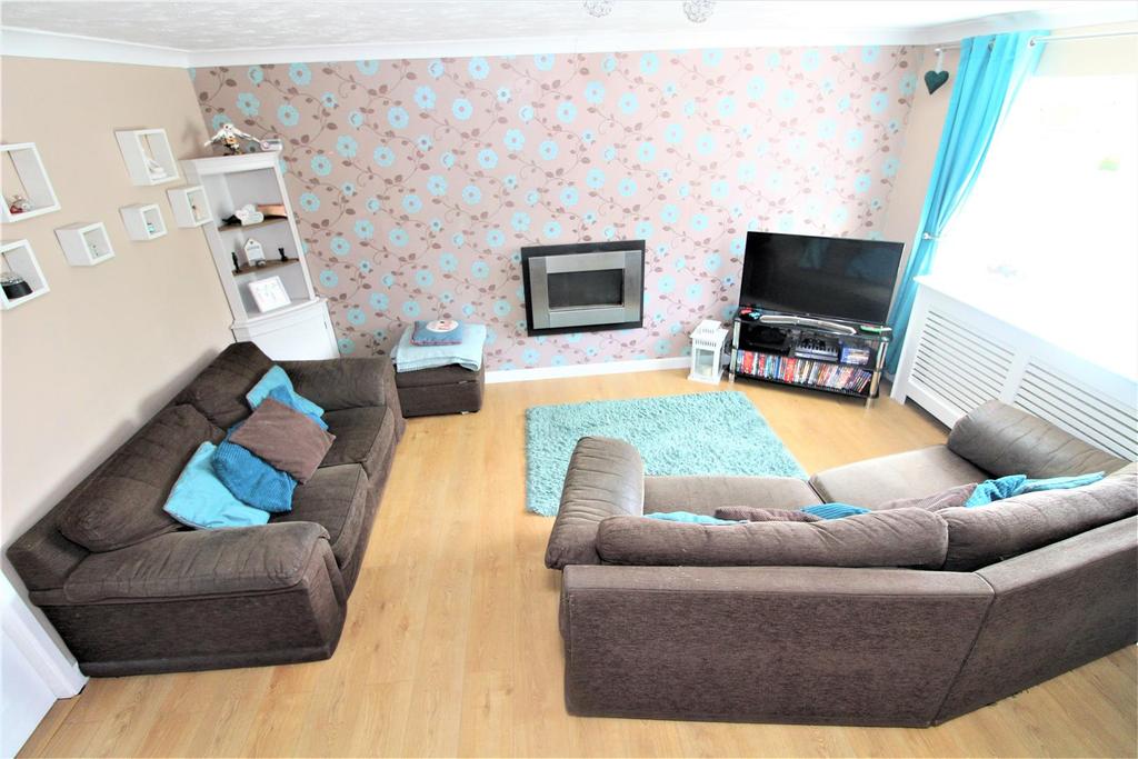 Brandy Brook, Johnstown, Wrexham 3 bed semidetached house £170,000