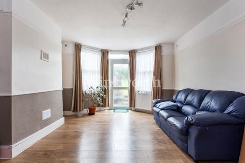 79 Wightman Road, London, N4 1RJ
