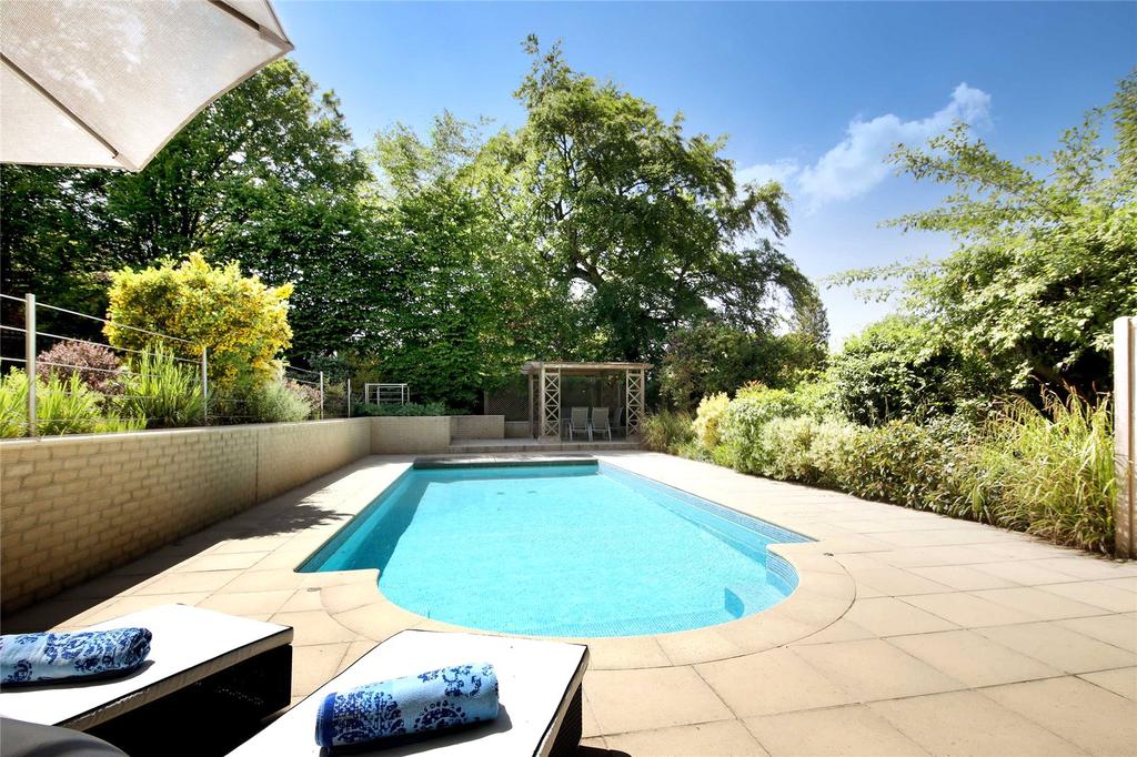 Burgess Wood Road South, Beaconsfield, HP9 6 bed detached house £