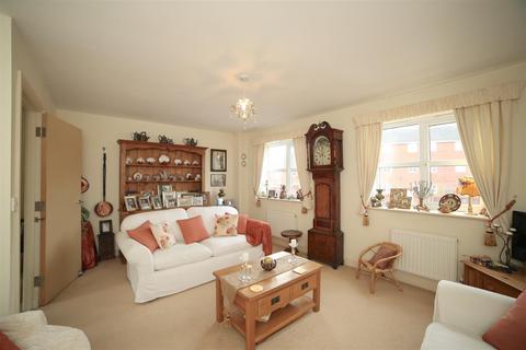 43 Gatcombe Way, Priorslee, Telford, TF2 9GZ