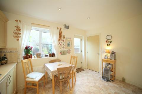 43 Gatcombe Way, Priorslee, Telford, TF2 9GZ