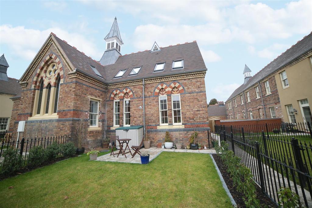 Kyrle Close, Ironbridge, Telford, TF8 2 bed semidetached house £215,000
