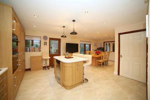 4 High View, Lawley Bank, Telford, TF4 2RL
