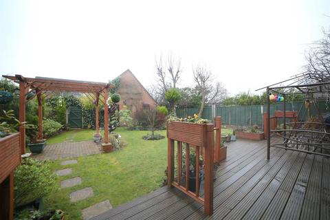 4 High View, Lawley Bank, Telford, TF4 2RL