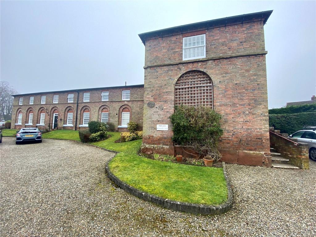 Park Court, Shifnal, Shropshire, TF11 2 bed apartment for sale £85,000
