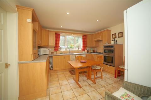 49 Arundel Close, Telford, TF3 2LX
