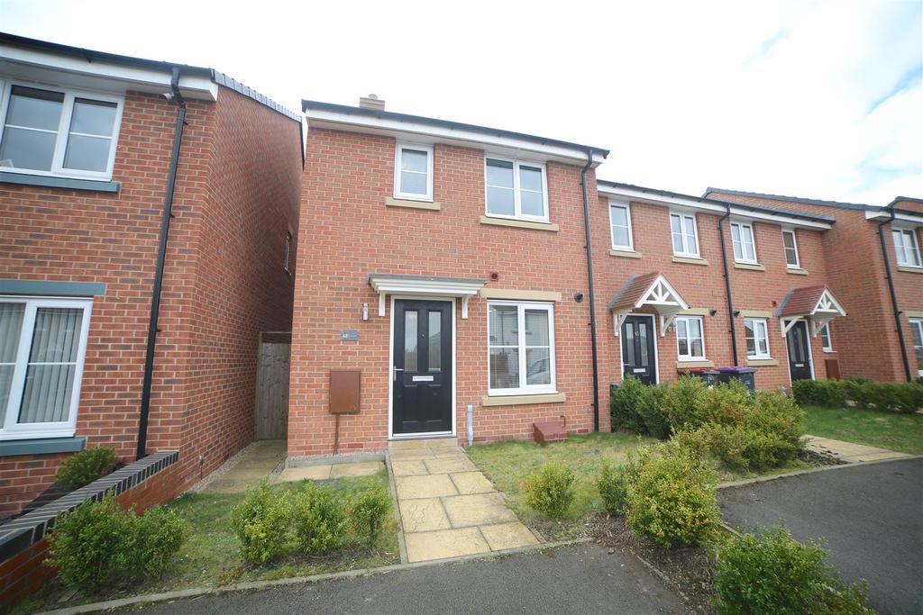 St. Avenue, St. Telford, TF2 3 bed terraced house £