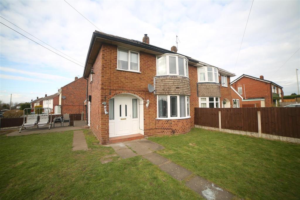 Preston Grove, Trench, Telford... 3 bed semidetached house £189,995
