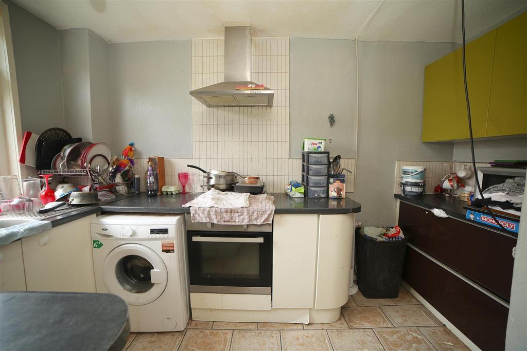 Barn Close, Donnington, Telford... 3 bed house £97,500