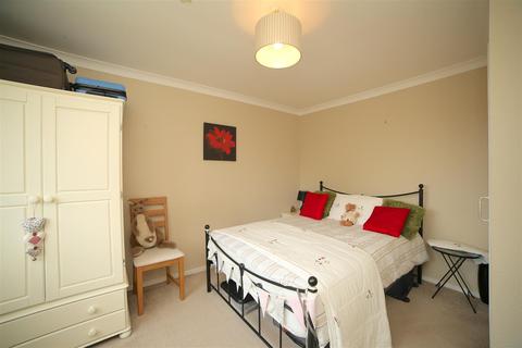 38 Burtondale, Brookside, Telford, TF3 1PQ