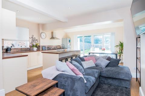 32 Church Walk, Penn Fields, Wolverhampton, WV3 7BY