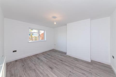 130 Old Fallings Lane, Wolverhampton, WV10 8BX