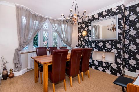 2 Wootton Road, Finchfield, Wolverhampton, WV3 8EG