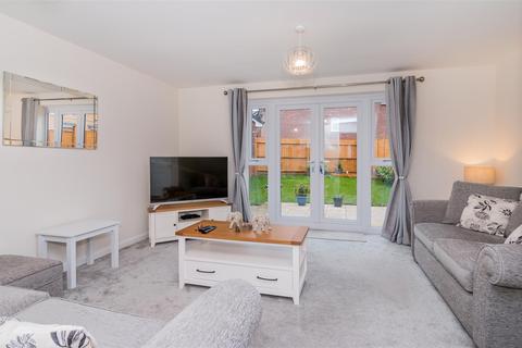 24 Snetterton Gardens, Wolverhampton, WV10 6FE