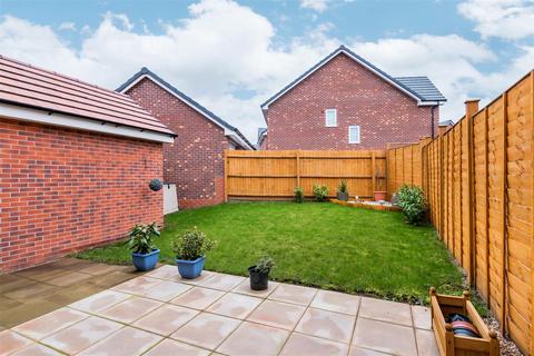24 Snetterton Gardens, Wolverhampton, WV10 6FE