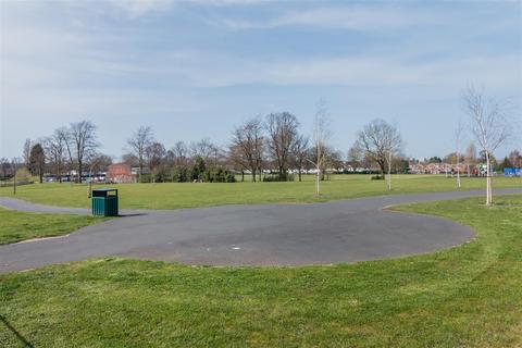 10 Goodwood Drive, Wolverhampton, WV10 6GH