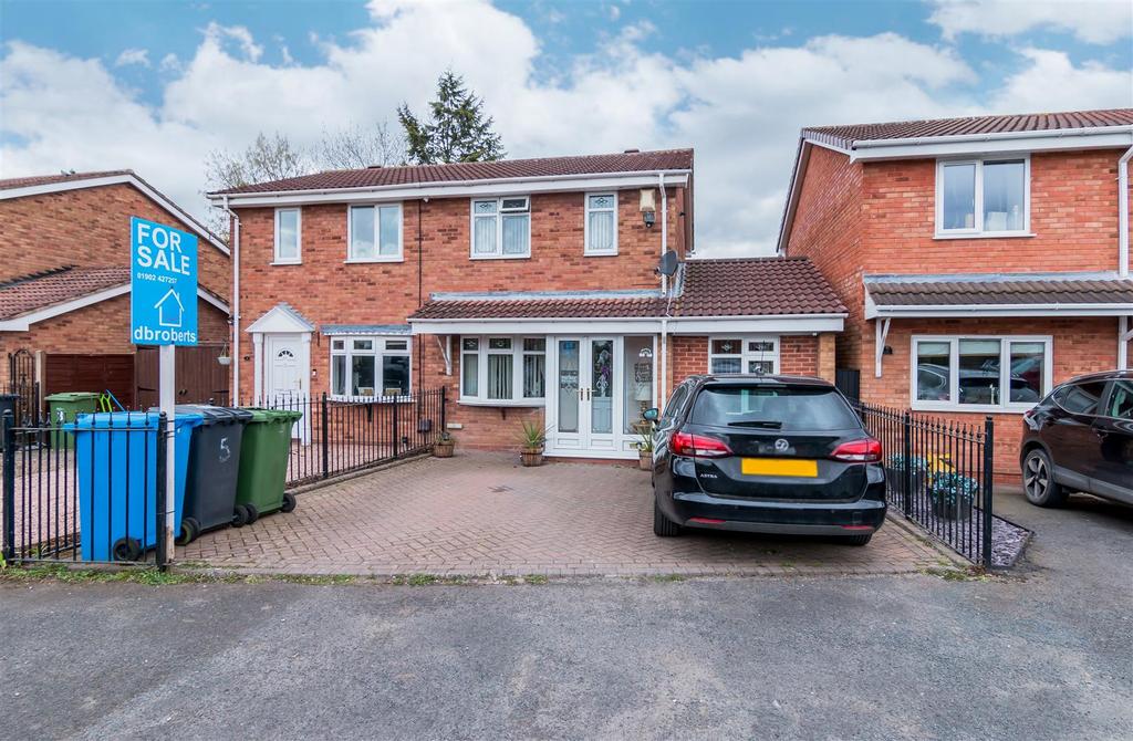 Turnstone Drive, Featherstone, Wolverhampton, Staffordshire, WV10 2 bed