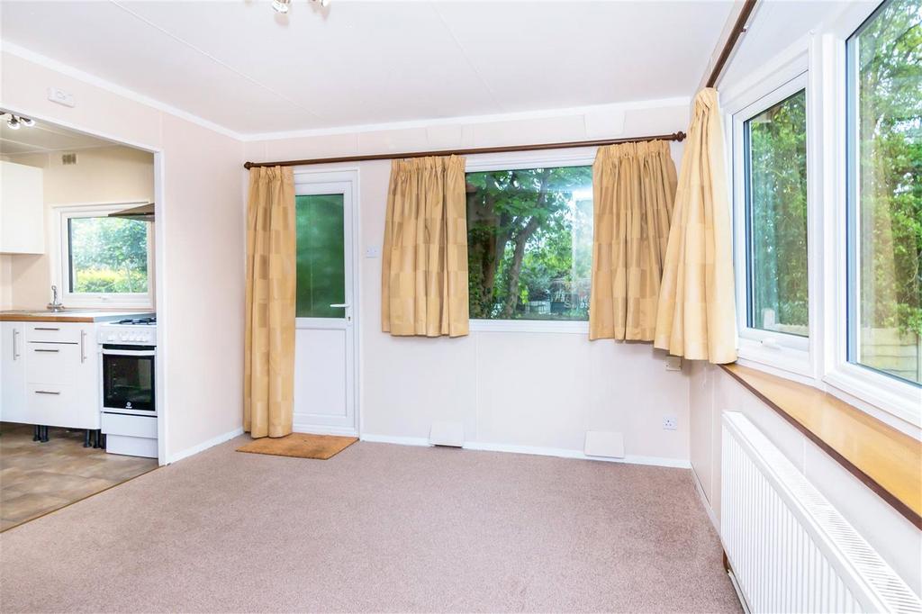 Ball Lane, Coven Heath, Wolverhampton, Staffordshire, WV10 1 bed